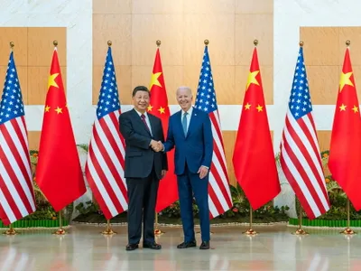 SUA interzic echipamentele chineze de telecomunicații (sursa: Facebook/The White House)