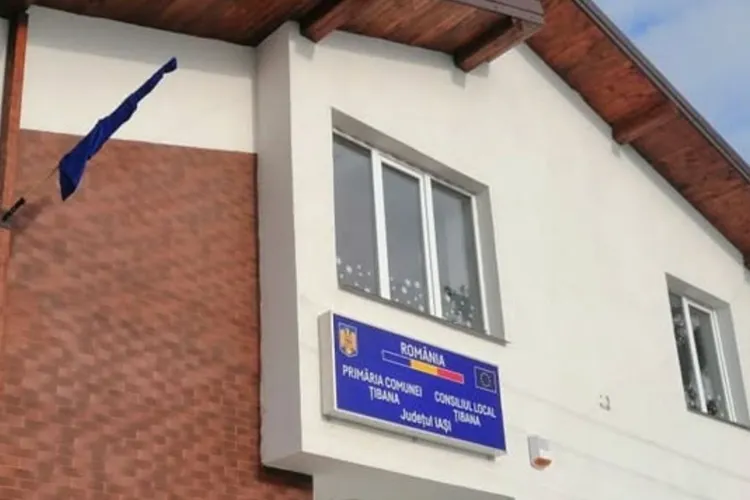 Viața la țară: toaleta din curte, la 300 de metri de școală