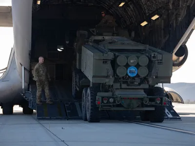 Rachete HIMARS de un miliard USD (sursa: defense.gov)