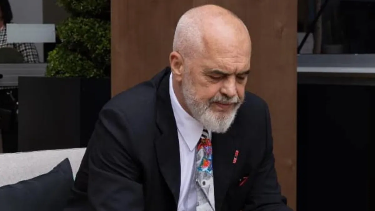 Un mic Vatican musulman la Tirana (sursa: Facebook/Edi Rama)