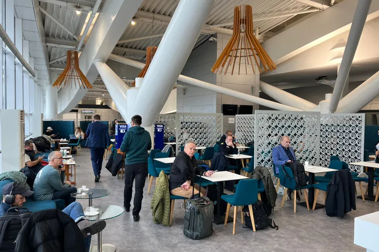 Aeroportul Henri Coandă, apă gratuită pentru pasageri (sursa: Facebook/Bucharest Airoports)