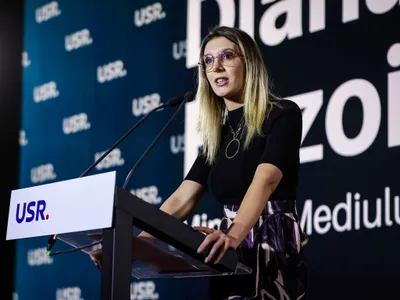 Buzoianu reacționează la fake news despre baraje (sursa: Facebook/Diana Buzoianu)