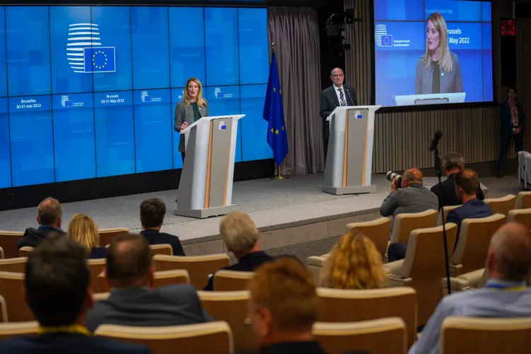 Lobby-iștii ruși out din Parlamentul European (sursa: Twitter/Roberta Metsola)