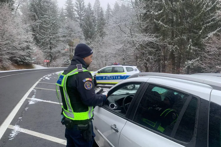 Băut, fără permis, cu mașină furată (sursa: Facebook/Poliția Brașov)