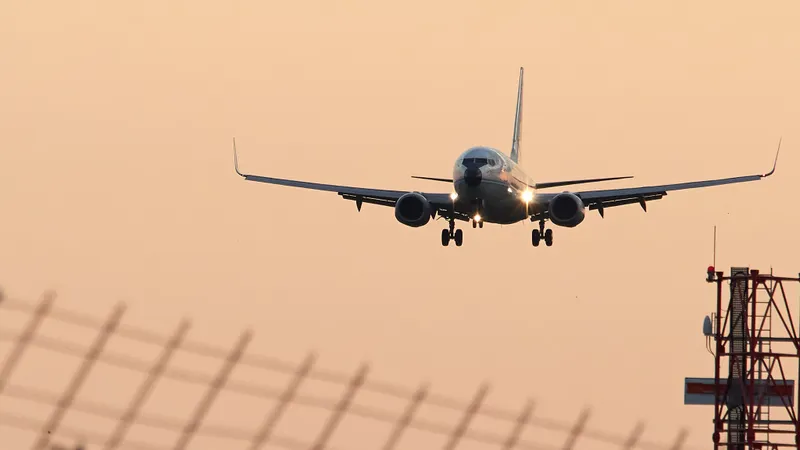 Cele mai ieftine bilete de avion, rezervate sâmbăta şi duminica Foto: Facebook Mihai Popa