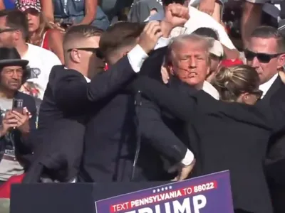 Trump, împușcat în cap la miting (sursa: Trump campaign)