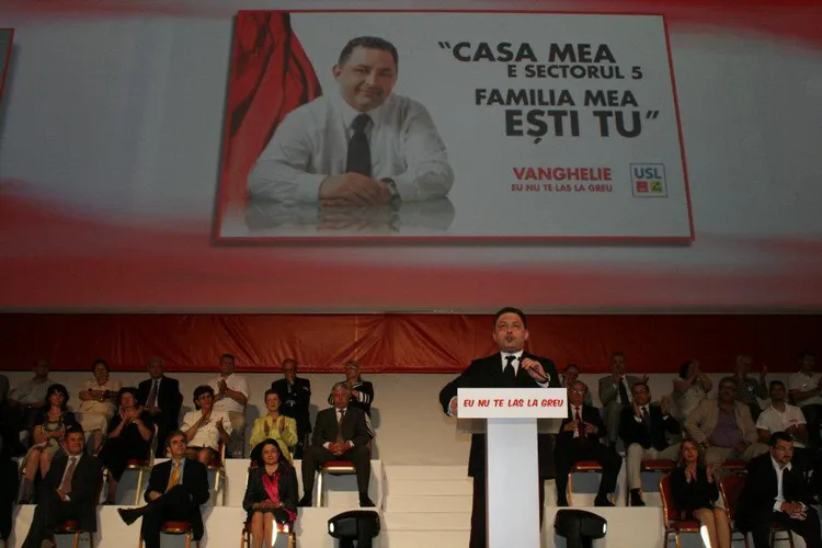 Vanghelie își bate joc de Piedone Foto: Facebook