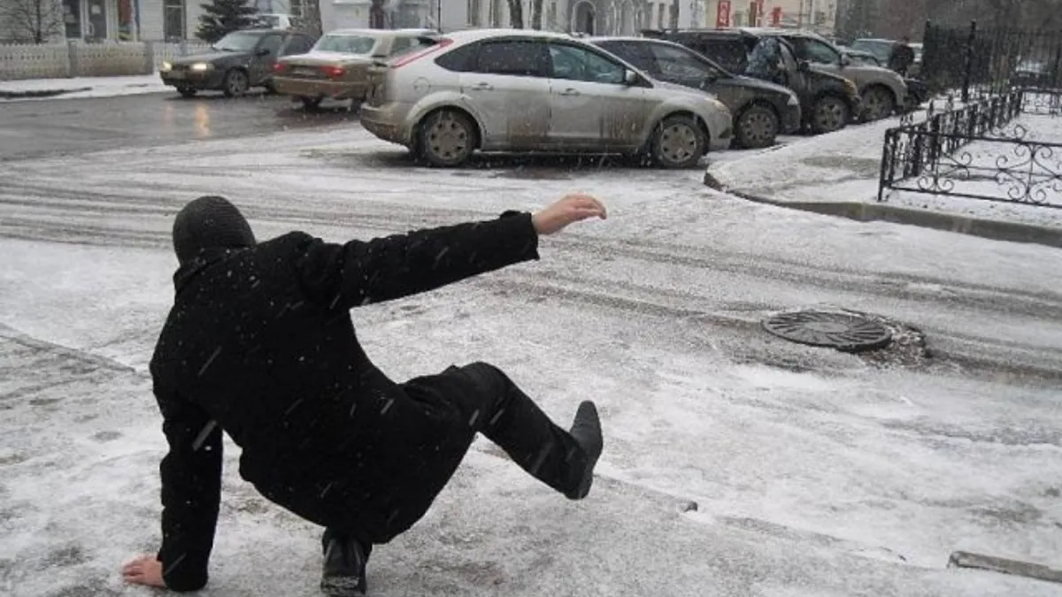 Picior rupt pe gheață, despăgubire uriașă (sursa: ziaruldeiasi.ro)