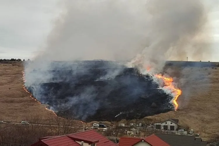 România, mii de incendii de vegetaţie (sursa: ziaruldeiasi.ro)