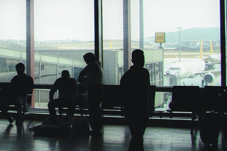 Fără plată suplimentară: în avion, persoana care însoțește un minor sub 14 ani trebuie să stea pe un loc alăturat