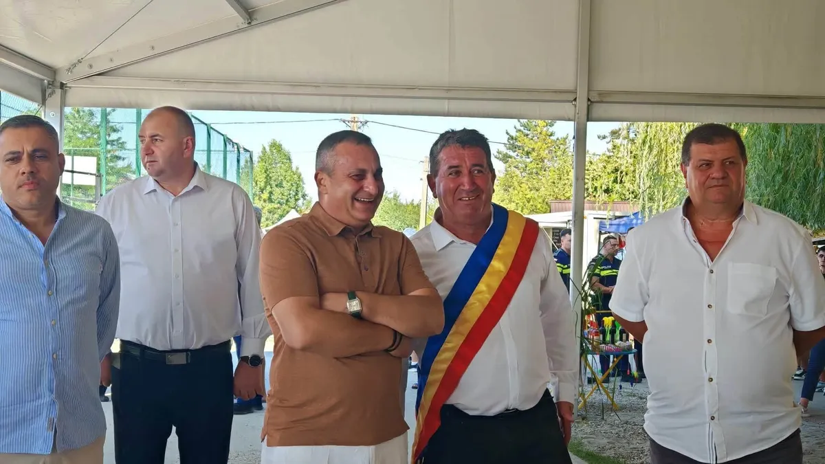 Președintele Consiliului Județean Olt, Marius Oprescu (PSD), fotografiat cu un ceas Cartier de 44.000 euro – poza 1