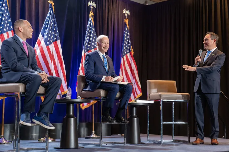 Administrația Biden interzice piloților ucraineni să se antreneze pe avioane F-16 deținute de țările europene Foto: Casa Albă