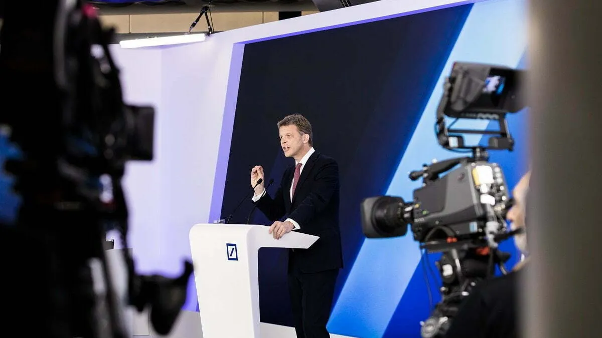 Deutsche Bank refuză să plece din Rusia, anunță directorul Christian Sewing Foto: Facebook Deutsche Bank