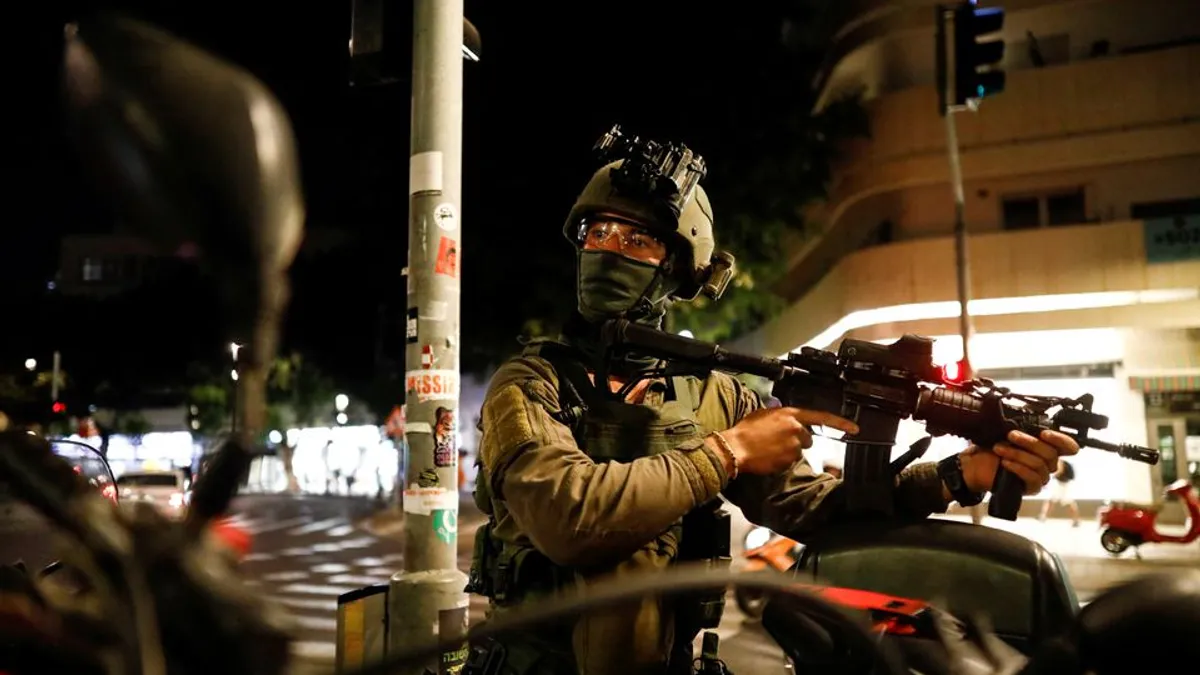 Teroristul care a omorât doi oameni în Tel Aviv a fost ucis (sursa: Reuters)