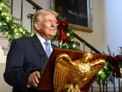 Imran Ahmed dă în judecată administrația Trump (sursa: Facebook/The White House)