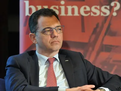 VIDEO Prisacariu și Marian se întreabă, la podcastul „Cum e, de fapt?”, ce caută Radu Oprea în CSAT