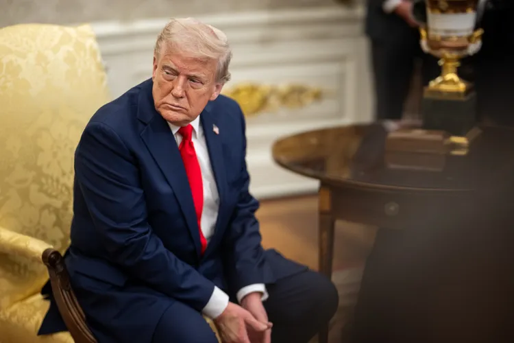 Trump ezită în acordurile de pace (sursa: Facebook/The White House)