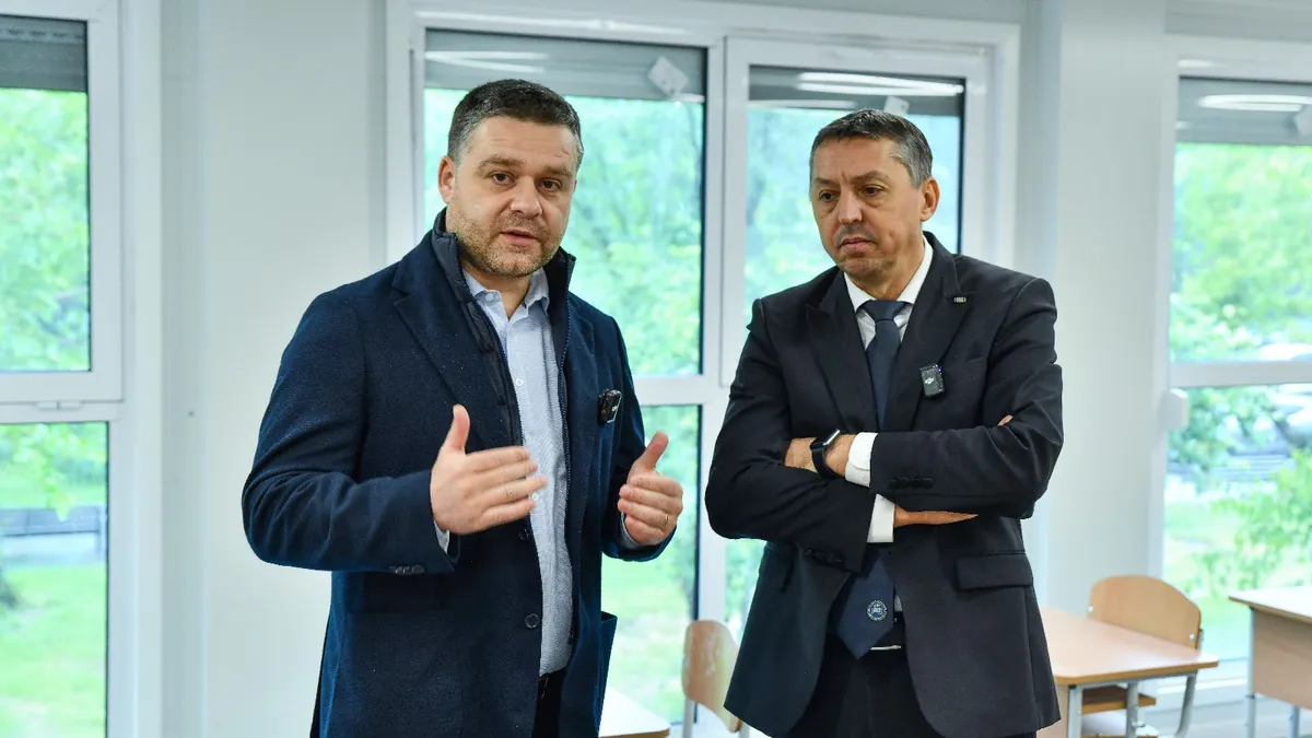 Ciucu a primit în audiență „un tip” cu Porsche luat din banii unui institut de cercetare Foto: Facebook