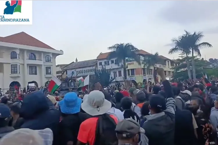 Proteste violente în Madagascar (sursa: X/Jon Elliot#FreeMadagascar)