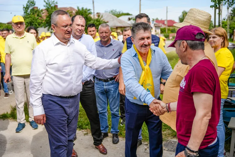 Un primar din Dolj, Gheorghe Popa, se roagă de localnici să-și facă domiciliul în comună, ca să nu fie desființată Foto: Facebook