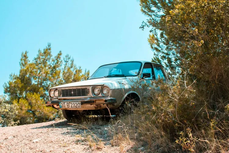 Ecotaxă pentru mașinile vechi, din iulie (sursa: Pexels/Thomas Ronveaux)