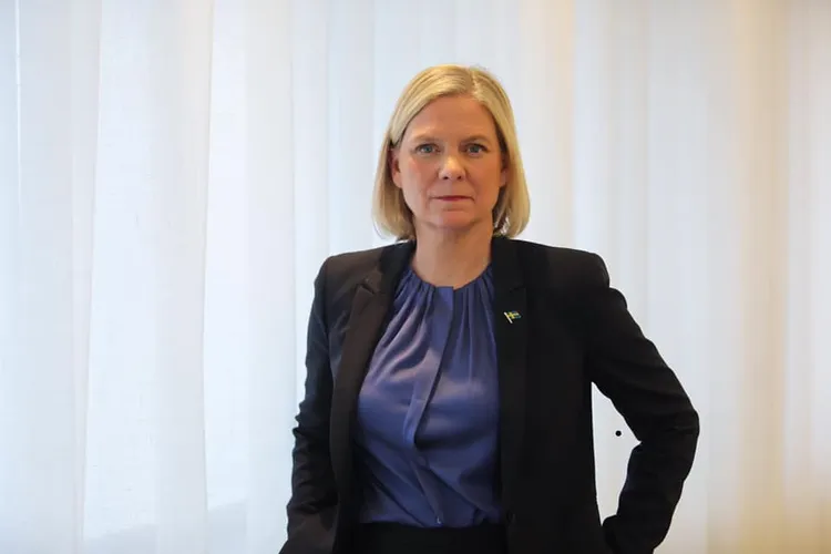 Suedia rupe tradiția neutralității și trimite arme Ucrainei, anunță premierul Andersson Foto: Facebook Magdalena Andersson