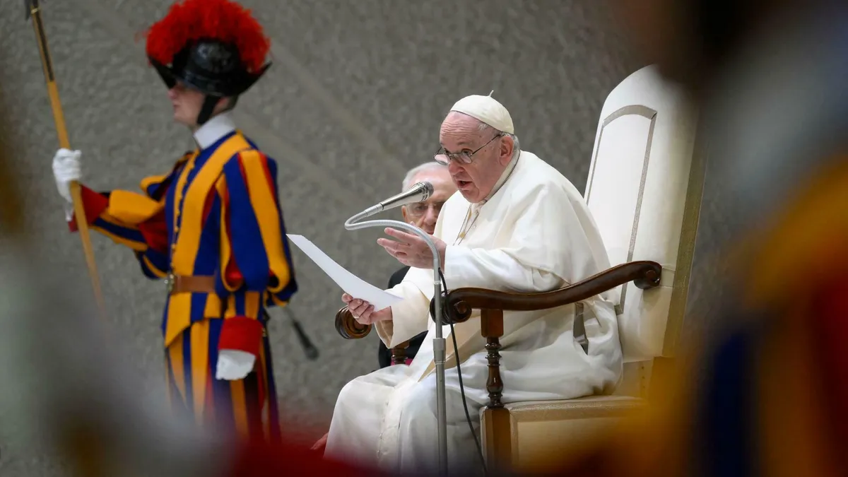 Papa Francisc apără iar comunitatea gay (sursa: Facebook/Vatican News)