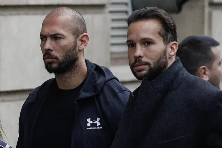 Frații Tate, călători cu acordul DIICOT (sursa: Inquam Photos/Octav Ganea)