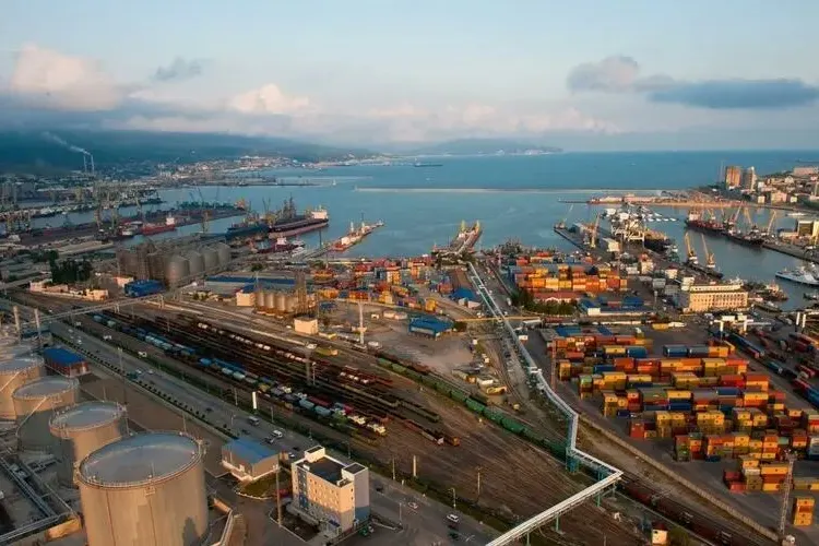 Terminalul petrolier din Novorosiisk, lovit dur de Ucraina Foto: X Komersant Ukraina