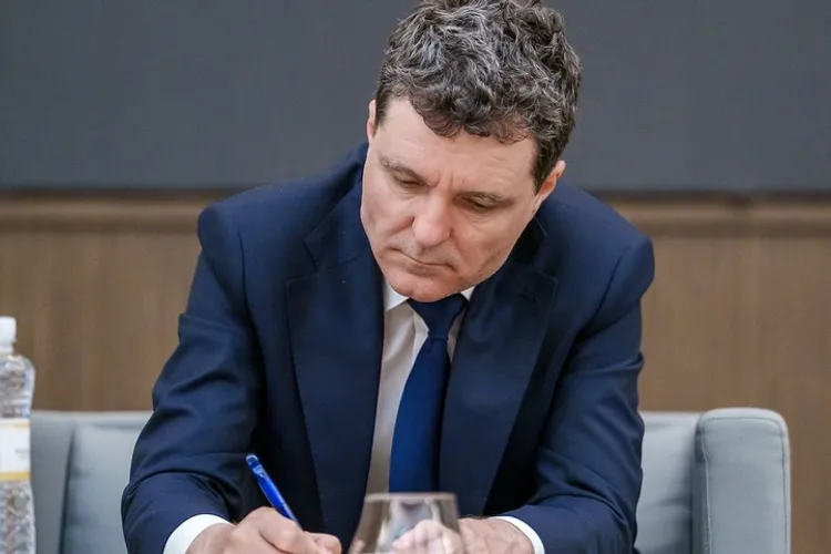 Nicușor Dan n-a semnat decretele de pensionare pentru 51 de magistrați Foto: Facebook