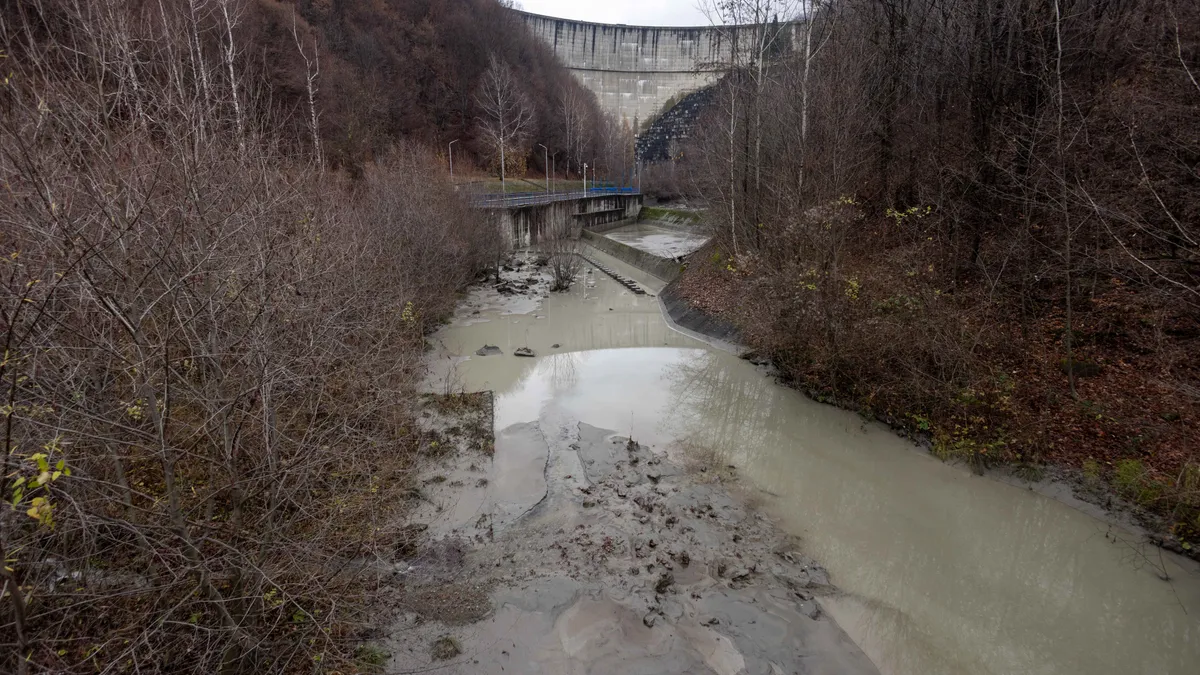 Buzoianu nu a fost informată despre riscurile golirii lacului Paltinu (sursa: Inquam Photos/Ovidiu Micsik)