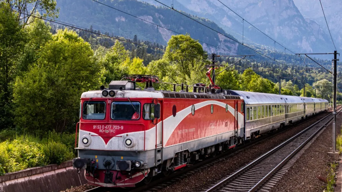 Heroina din Ferentari, transportată cu trenul (sursa: Facebook/CFR Călători)