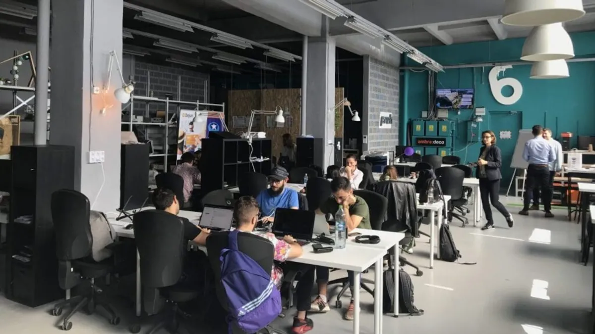 Piața IT din România, înghețată: numărul de angajați nu va mai crește semnificativ (sursa: ziaruldeiasi.ro)