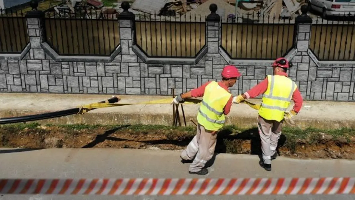 "Înțeparea" la gazul, curentul vecinului costă (sura: ziaruldeiasi.ro)