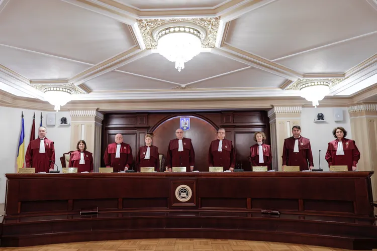 CCR face iar jocurile PSD: a cerut renumărarea voturilor de la primul tur al prezidențialelor, ceea ce o poate scoate din joc pe Elena Lasconi