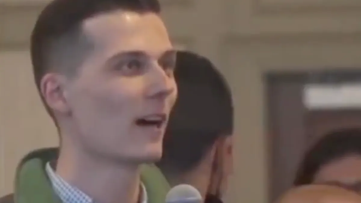 Românul din SUA și Charlie Kirk (sursa: X/White Pigeon🇷🇴)