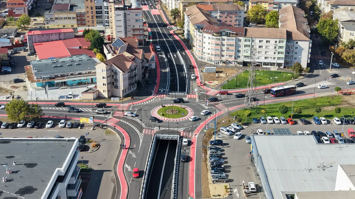 Șapte din opt pasaje inițiate de Bolojan pentru a debloca traficul din Oradea, finalizate