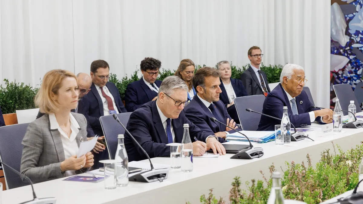 Macron cântă La Bohème, la Erevan, alături de președintele și premierul Armeniei Foto: Facebook Maia Sandu