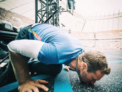 Solistul Coldplay, Chris Martin, le spune fanilor să fie alături de familia lui Charlie Kirk Foto: Instagram