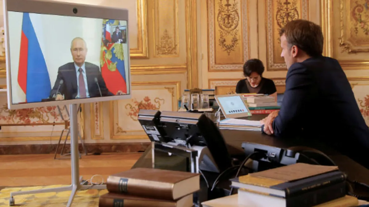 Putin și-a bătut joc de Macron (sursa: Agerpres)