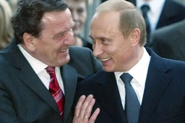 Schröder, la Moscova pentru a-l întâlni pe Putin Foto: defenseromania.ro