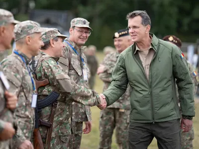 CSAT va decide cine doboară dronele (sursa: Facebook/Ionuț Moșteanu)