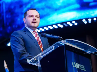 Vaccinuri COVID, contract cu Pfizer contestat (sursa: Facebook/Alexandru Rogobete)