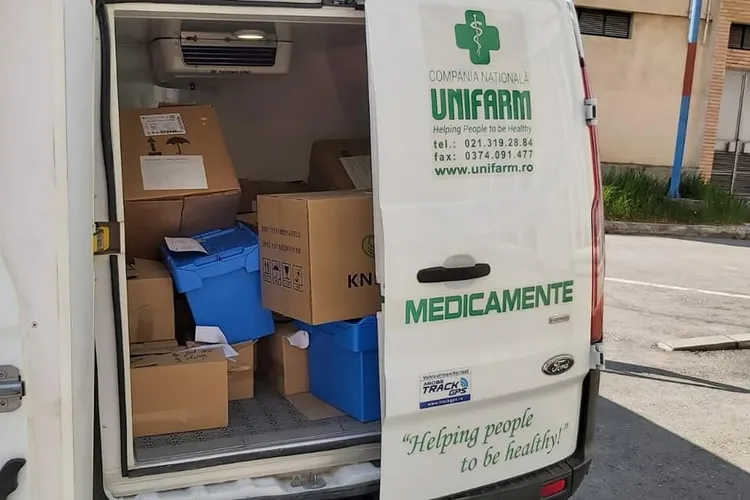 Produse medicale expirate, deteriorate la Unifarm (sursa: Facebook/Compania Nationala "Unifarm" S.A.)