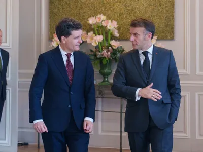 Nicușor Dan participă la Coaliția Voinței (Paris) (sursa: Facebook/Nicușor Dan)