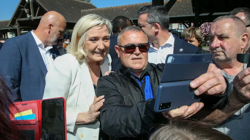 Marine Le Pen, deturnare ca Dragnea (sursa: Facebook/Marine Le Pen)