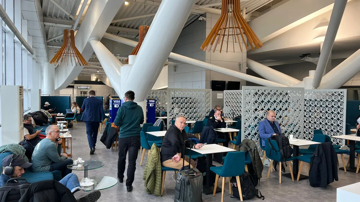 Aeroportul Henri Coandă, apă gratuită pentru pasageri (sursa: Facebook/Bucharest Airoports)