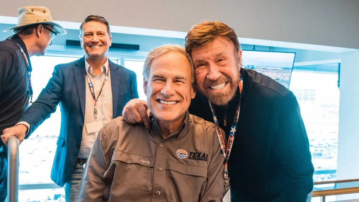 Republicanii, omagii pentru Chuck Norris (sursa: X/Greg Abbott)