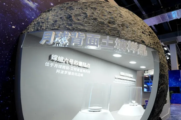 Mașină de fabricat cărămizi pe Lună (sursa: Xinhua)