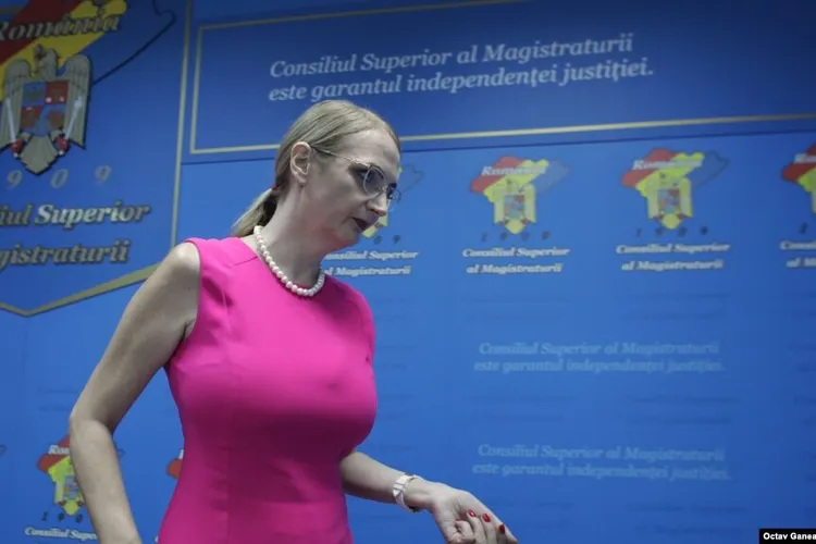 Lia Savonea ar putea da lovitura finală finanțelor României Foto: Inquam/Octav Ganea